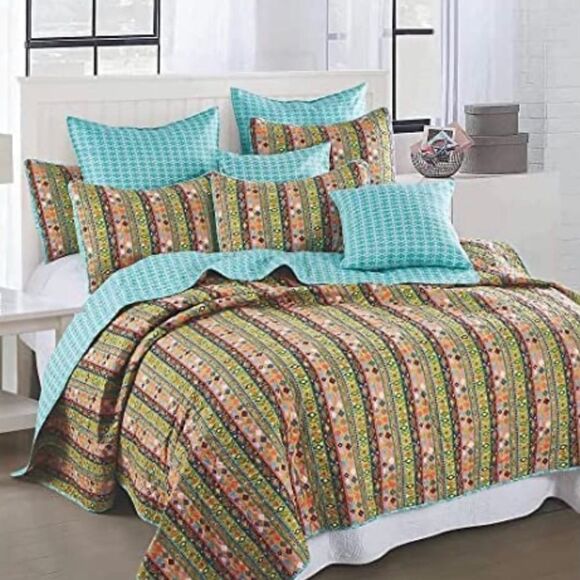 Quilt Bedding Set in Full/Queen by Virah Bella   - Picture 2 of 7